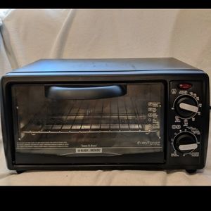 Black and Decker Toaster Oven